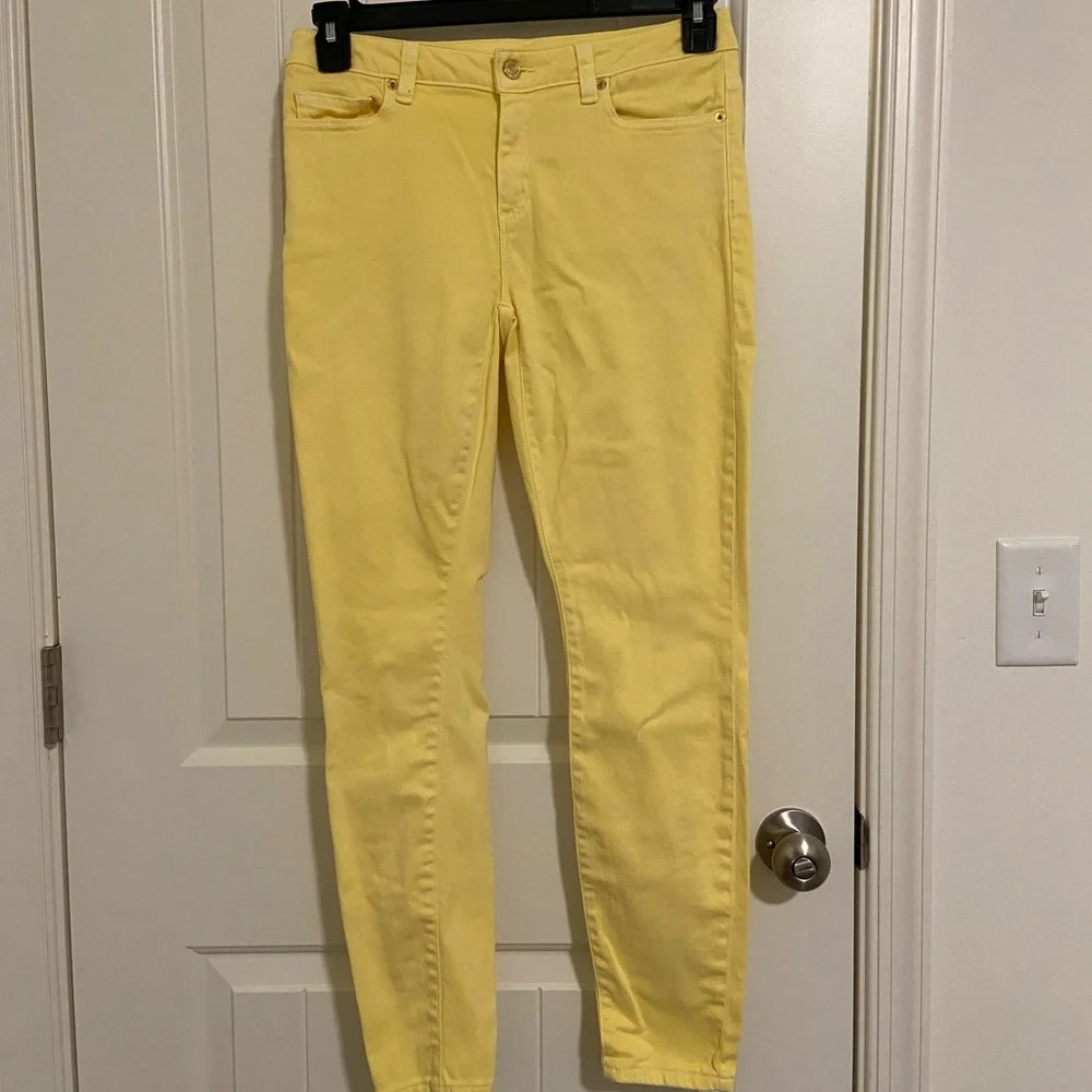 Michael Kors women’s Izzy skinny yellow jeans — size‎ 4